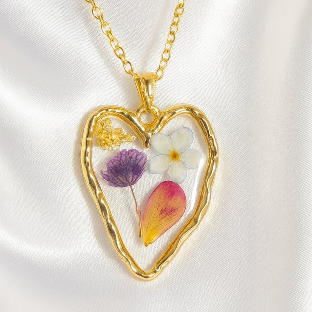 Heart Resin Pendant Necklace w/ Pressed Flowers & Gold Foil Jewelry for Women